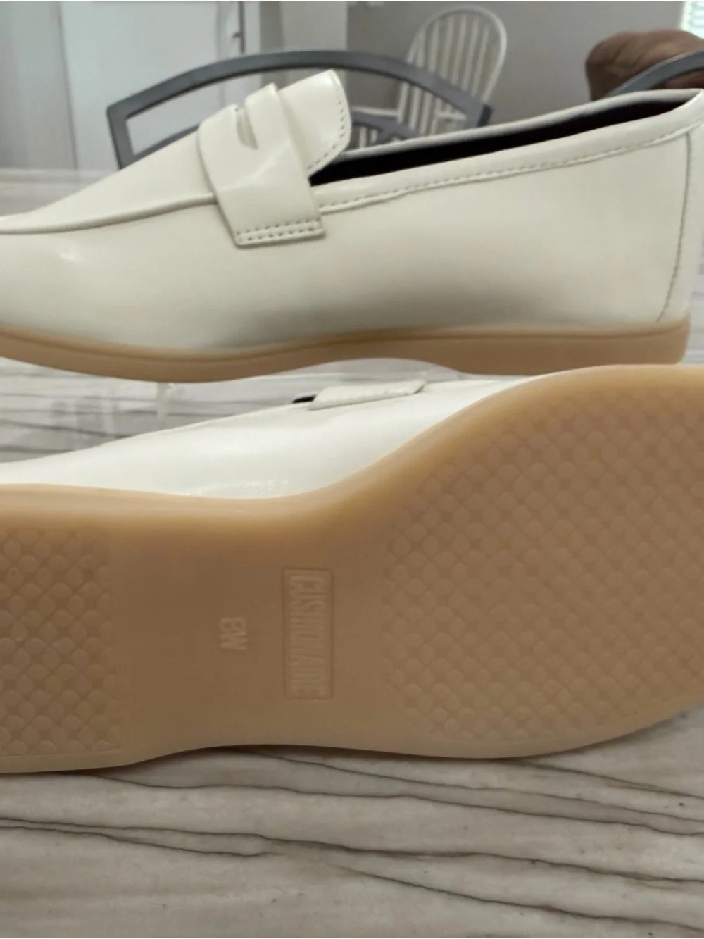 CUSHIONAIRE Jetset Off White Penny Loafers Memory Foam Women’s Size 8W